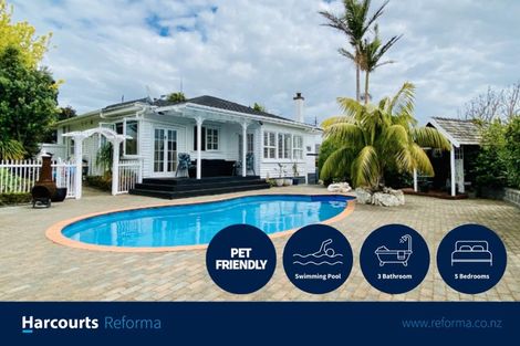 Photo of property in 12 Parkview Place, Pakuranga, Auckland, 2010