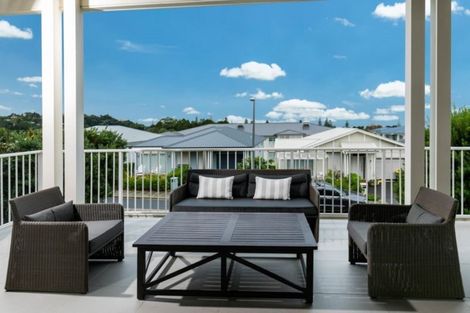 Photo of property in 15 Landmark Terrace, Orewa, 0931
