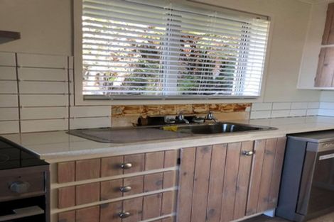 Photo of property in 2/87 Mallard Drive, Selwyn Heights, Rotorua, 3015