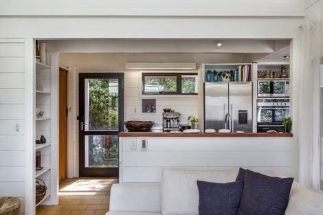 Photo of property in 47 Grand View Road, Leigh, 0985