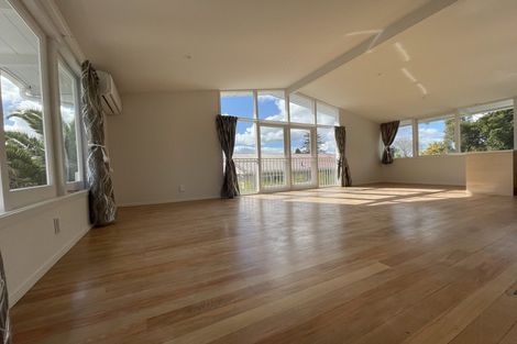 Photo of property in 71 Tiroroa Avenue, Te Atatu South, Auckland, 0610