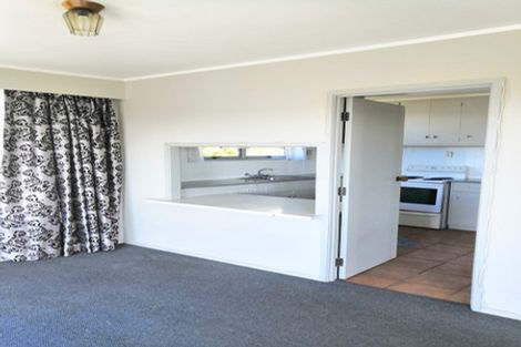 Photo of property in 143 Waimumu Road, Massey, Auckland, 0614