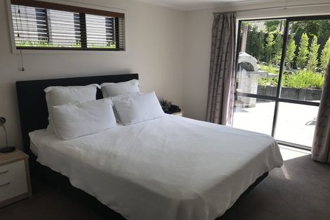 Photo of property in 60 Roberta Crescent, Orewa, 0931