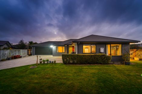 Photo of property in 8 Angelina Way, Kelvin Grove, Palmerston North, 4414