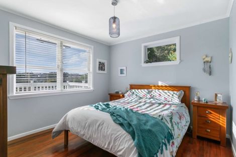 Photo of property in 10 Kia Ora Road, Beach Haven, Auckland, 0626