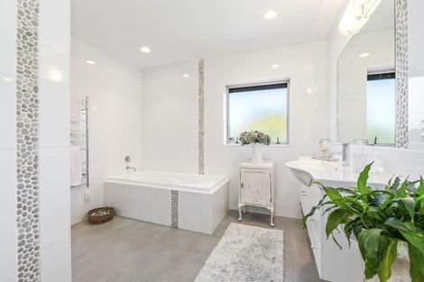 Photo of property in 10 Dairy Stream Road, Dairy Flat, Albany, 0794