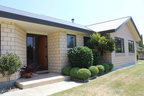 Photo of property in 8a Allan Street, Dannevirke, 4930