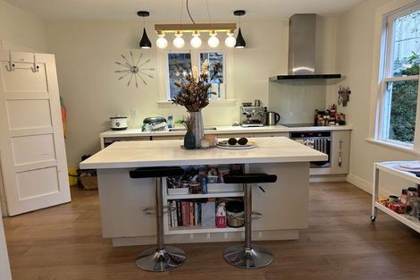 Photo of property in 10b Oriental Terrace, Mount Victoria, Wellington, 6011