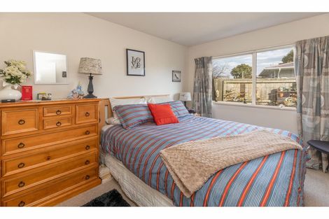Photo of property in 2/479 Main South Road, Hornby, Christchurch, 8042