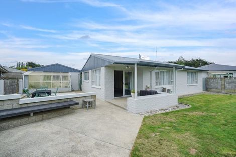 Photo of property in 21 Irvine Street, Wallacetown, 9816