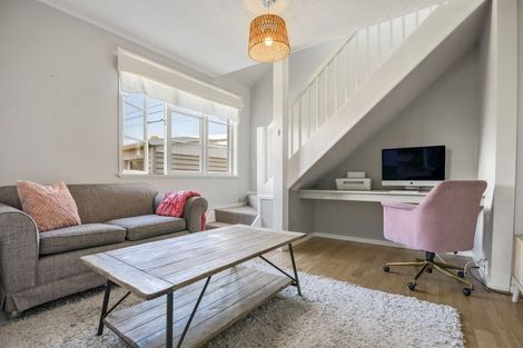 Photo of property in 1/3 Rosyth Avenue, Bayswater, Auckland, 0622