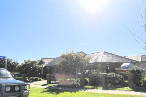 Photo of property in 19 Waipuna Place, Rototuna, Hamilton, 3210