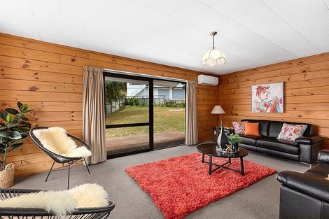 Photo of property in 47 Albatross Close, Whitby, Porirua, 5024