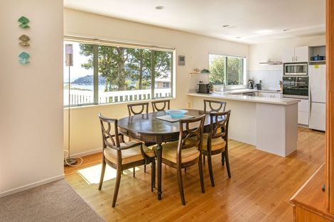 Photo of property in 2 Tairua Heights, Tairua, 3508