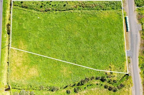 Photo of property in 7104 South Road, Warea, New Plymouth, 4381