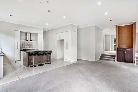 Photo of property in 25 Gibbston Crescent, Flat Bush, Auckland, 2016