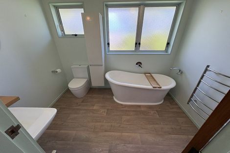 Photo of property in 68 Gurney Road, Kelson, Lower Hutt, 5010