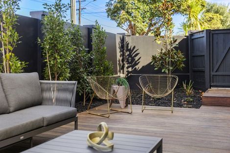 Photo of property in 213 Meola Road, Point Chevalier, Auckland, 1022