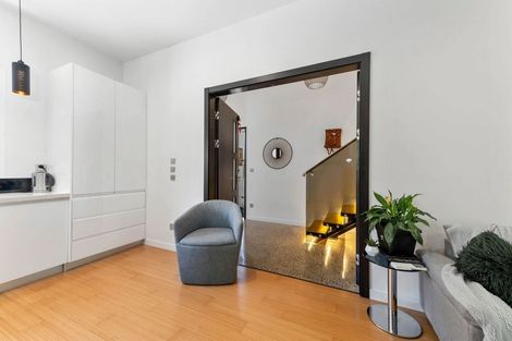 Photo of property in 2b Pah Road, Kawaha Point, Rotorua, 3010