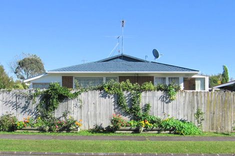 Photo of property in 2/9 Roseburn Place, Pakuranga, Auckland, 2010