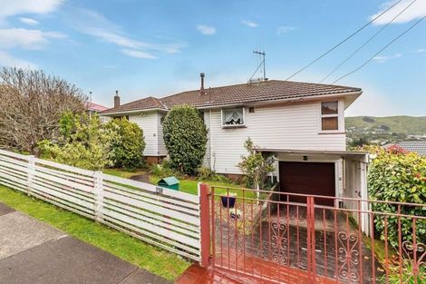 Photo of property in 74 Taylor Terrace, Tawa, Wellington, 5028