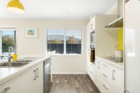 Photo of property in 29 Hebe Crescent, Papamoa Beach, Papamoa, 3118