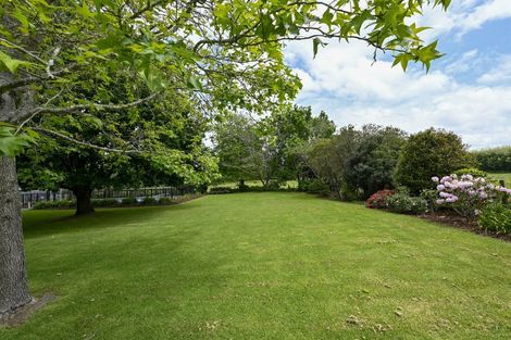 Photo of property in 230 Taupaki Road, Taupaki, Henderson, 0782