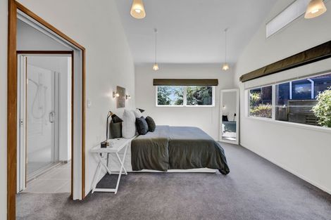 Photo of property in 11 Margaret Place, Merrilands, New Plymouth, 4312