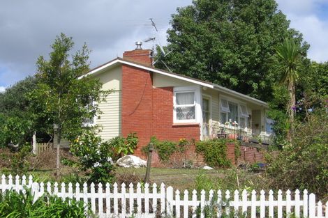 Photo of property in 4 Paragon Avenue, Beach Haven, Auckland, 0626