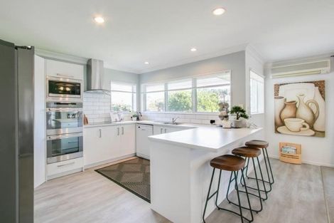 Photo of property in 2 Fern Grove, Taradale, Napier, 4112