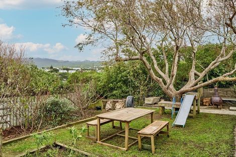 Photo of property in 16 Chaffey Crescent, Titahi Bay, Porirua, 5022