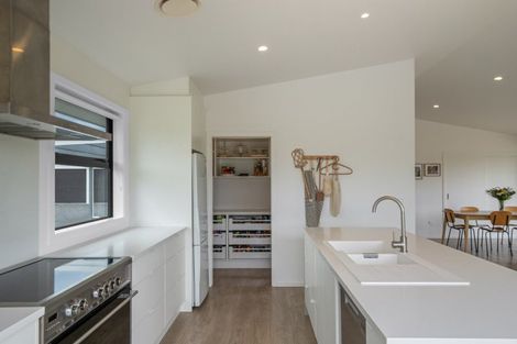 Photo of property in 49 Wakefield Road, Levin, 5571