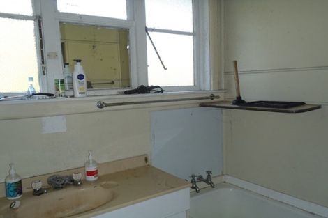 Photo of property in 9-13 Rochfort Street, Greymouth, 7805