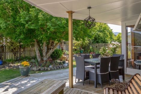 Photo of property in 9 Card Crescent, Featherston, 5710