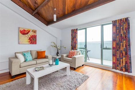 Photo of property in Metro Apartments, 8/220 Thorndon Quay, Pipitea, Wellington, 6011