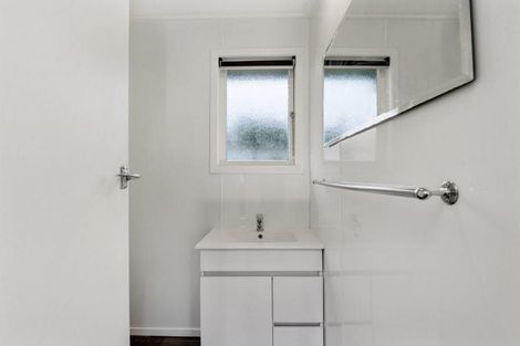 Photo of property in 70 Te Hatepe Avenue, Taupo, 3330