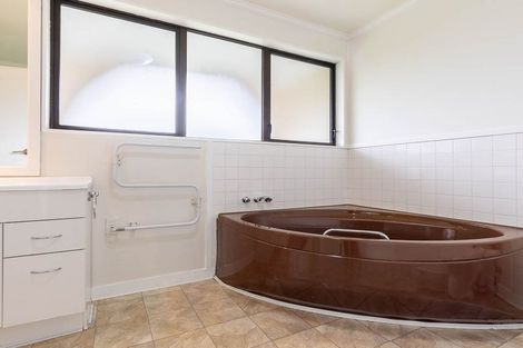 Photo of property in 5 Mandeville Crescent, Grenada Village, Wellington, 6037