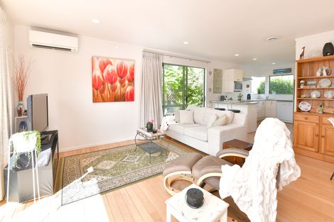 Photo of property in 2/10 Ross Crescent, Orewa, 0931