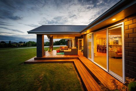 Photo of property in 21 Loveston Lane, Kelvin Grove, Palmerston North, 4470