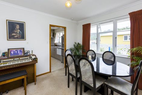 Photo of property in 37 Kashmir Avenue, Clouston Park, Upper Hutt, 5018