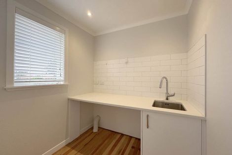 Photo of property in 2 Cindy Place, Pakuranga, Auckland, 2010