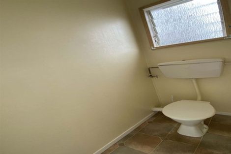 Photo of property in 71 Seaview Road, Glenfield, Auckland, 0629