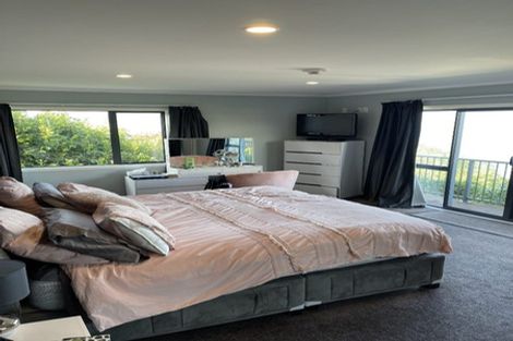 Photo of property in 129 Nicholson Road, Khandallah, Wellington, 6035