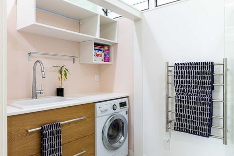 Photo of property in 50a Colonial Road, Birkenhead, Auckland, 0626