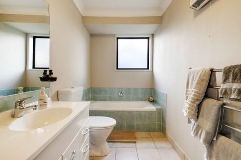 Photo of property in 5a Rewa Street, New Lynn, Auckland, 0600