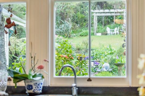 Photo of property in 54 Tinopai Road, Titirangi, Auckland, 0604