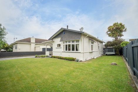 Photo of property in 216 Grey Street, Palmerston North, 4414