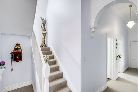 Photo of property in 3 Terrace Lane, Hospital Hill, Napier, 4110