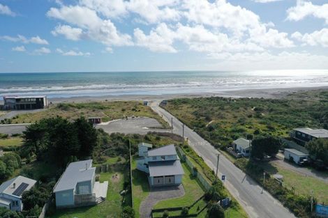 Photo of property in 121 Rua Avenue, Waitarere Beach, Levin, 5510