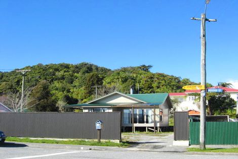 Photo of property in 43 Bidgood Street, Greymouth, 7805